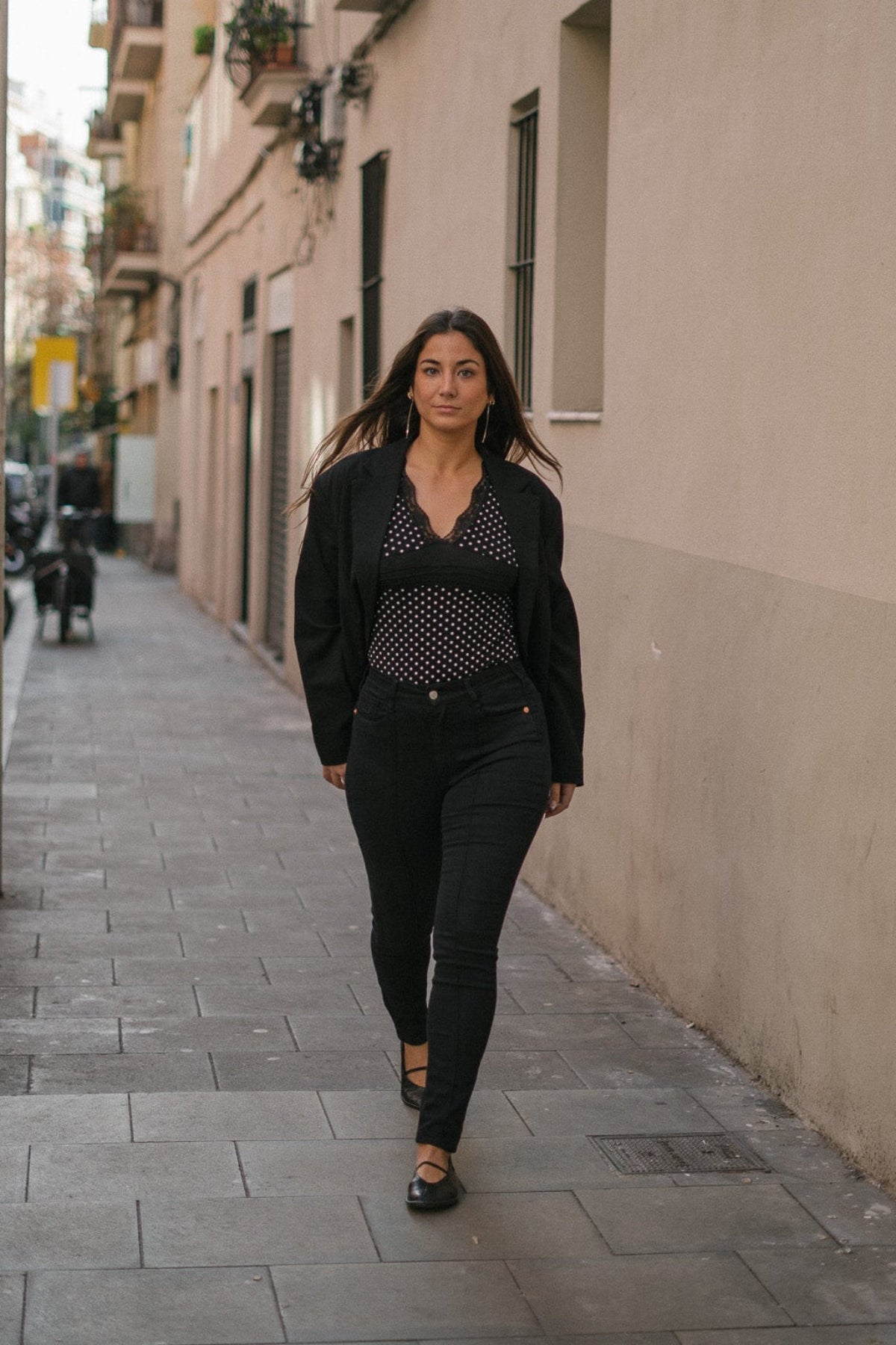 Strakke broek met siernaad – zwart